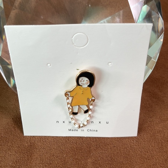 Girl with white beaded jump rope enamel pin - Picture 2 of 5